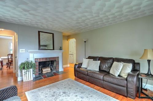 16 Cormier Rd, Lincoln RI  02865-3104 exterior