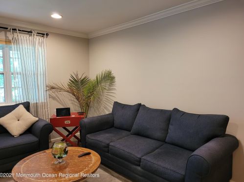 433 Mowat Cir, Trenton NJ  08690-3220 exterior