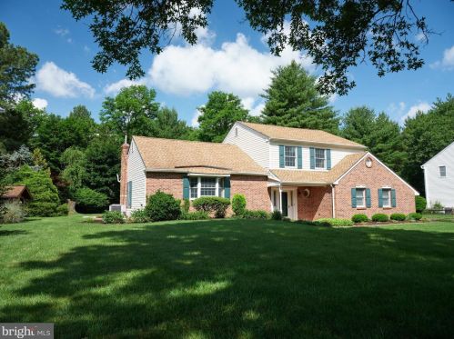 5 Durham Boat Dr, Washington Crossing, PA 18977-1129