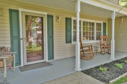 439 Conklintown Rd, Skyline Lakes, NJ 07456-2603