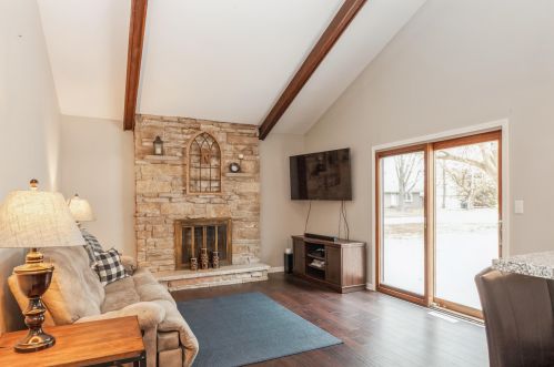 4701 Loomis Rd, Milwaukee WI  53220-4822 exterior