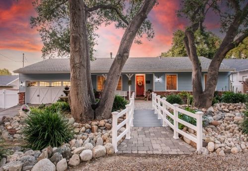 24130 Cross St, Santa Clarita, CA 91321-3804