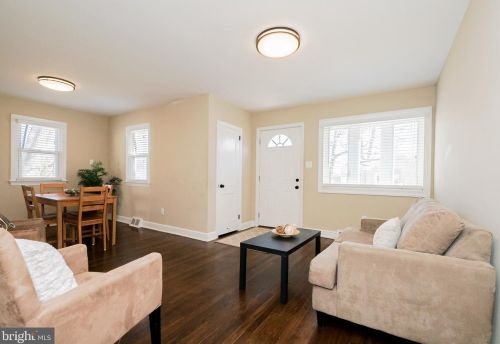 2 Robert Rd, New Castle DE  19720-3925 exterior