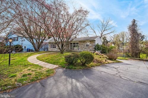 8015 Ellen Ln, Cheltenham, PA 19012-1207