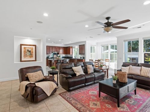 2075 Merlot Dr, Morgan Hill CA  95037-3883 exterior