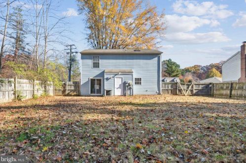 13488 Princedale Dr, Woodbridge VA  22193-3842 exterior