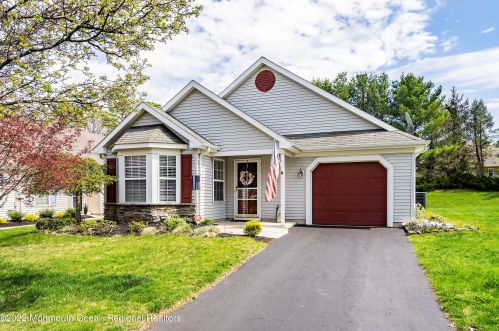 27 Winding River Rd, Lakewood, NJ 08701-5734