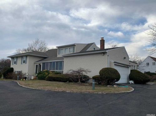 192 Hickory Rd, Woodsburgh, NY 11598-1844
