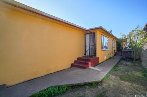 9637 D St, Oakland CA 94603-2437 exterior