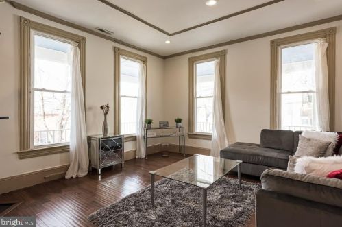 1617 W St, Washington, DC 20020-8121