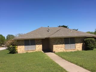 525 Kathy Dr, Desoto TX  75115-4305 exterior