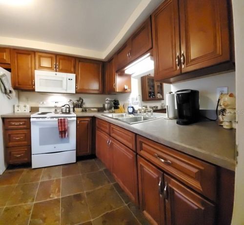 4250 Tamargo Dr, New Port Richey, FL 34652-5624