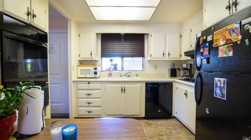 250 Hermosa Cir, Santa Rosa CA  95409-3237 exterior