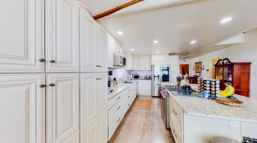 10275 Frontier Trl, Beaumont CA  92223-5475 exterior