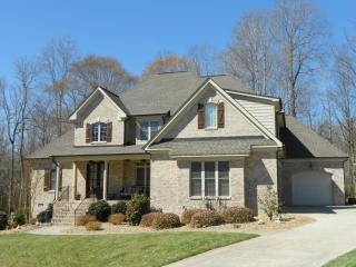 8816 Sawtooth Ct, Kernersville, NC 27284-9956