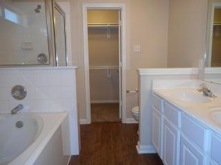 9829 Flamingo Ln, Conroe TX  77385-8501 exterior