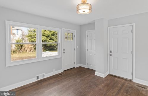 603 Crystal Lake Ave, Tavistock NJ  08033-2711 exterior