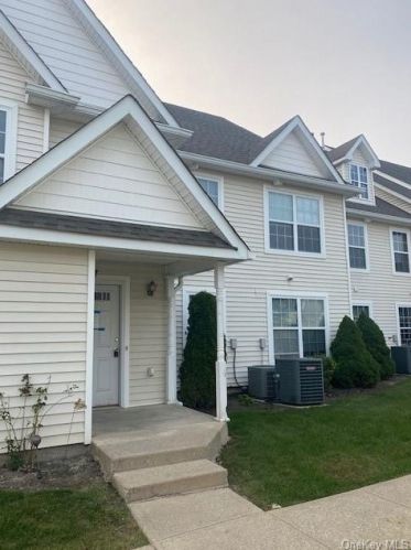 203 Ruth Ct, Middletown, NY 10940-5319
