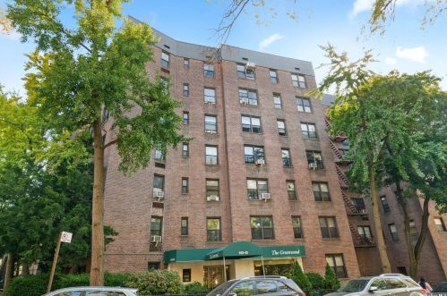 140-10 84th St, Jamaica, NY 11435-2417