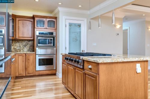1093 Alamo Ct, West Pittsburg, CA 94565-4344