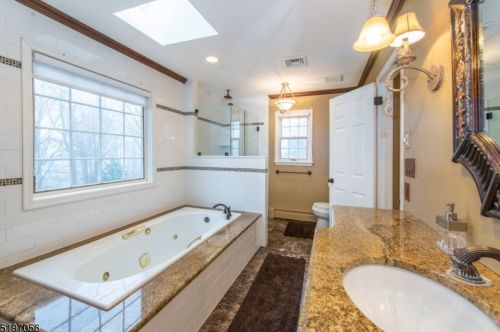 9 Memory Ln, Dover NJ  07869-4205 exterior