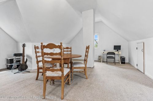 266 Spring St, Tinton Falls NJ  07701-2231 exterior