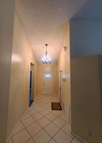 3854 Dafilee Cir, West Palm Beach, FL 33417-1086