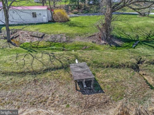 210 Hoernerstown Rd, Hummelstown PA  17036-9503 exterior