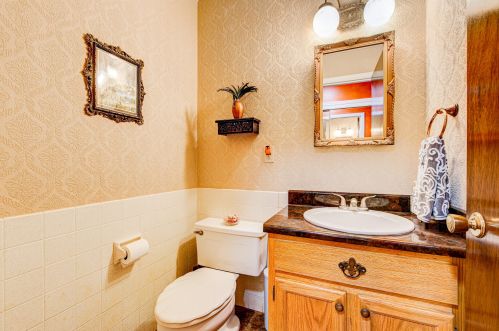 12510 Portland Ave, Thiensville WI  53092-2633 exterior