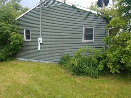 48 Upper Idlewild Dr, New Castle, PA 16101-9236