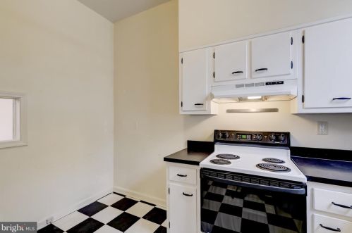 109 7 St, Washington DC  20003-1212 exterior