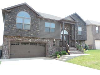 1048 Henry Place Blvd, Clarksville, TN 37042-1493