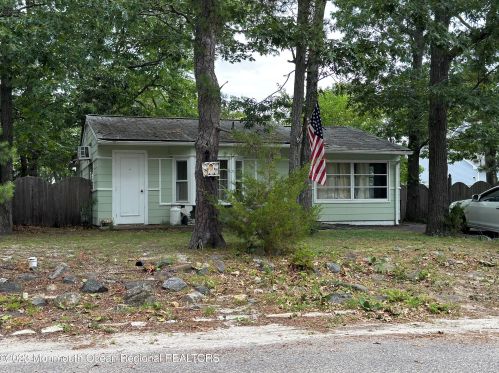 808 Pensacola Rd, Lacey, NJ 08731-5312