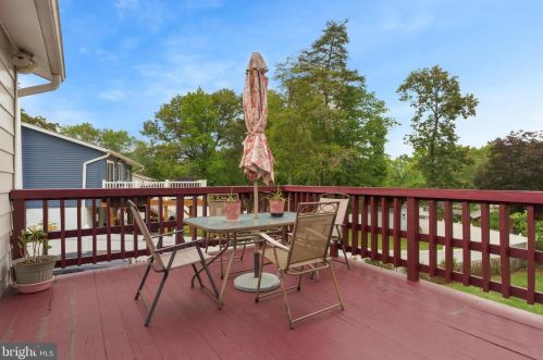 8813 Sylvania St, Lorton VA  22079-1612 exterior