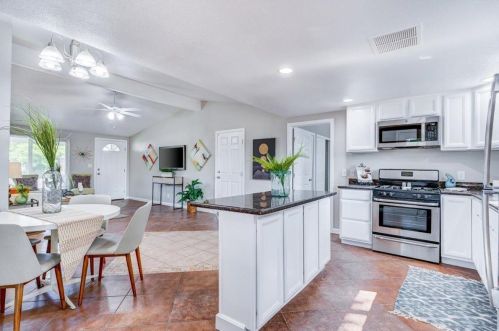 5633 Rosario Blvd, North Highlands CA  95660-4801 exterior