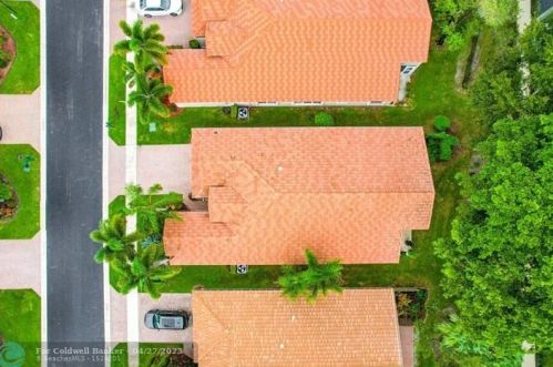 9796 Lemonwood Dr, Boynton Beach FL  33437-5452 exterior
