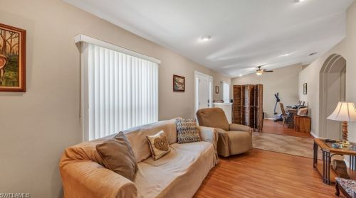 845 3rd Pl, Cape Coral, FL 33990-1513
