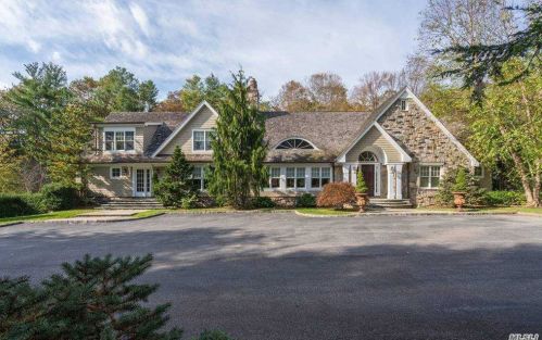 46 Morgan Dr, Westbury, NY 11568-1010