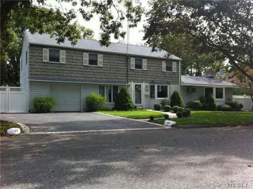 85 5th St, Deer Park, NY 11729-4309