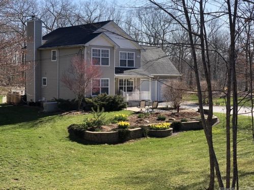 11 Oak Ln, Stonington, CT 06378-1706