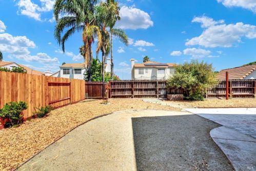 206 Donegal Ct, Vacaville CA  95688-9217 exterior