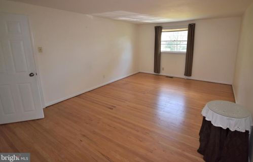 13 Saxony Dr, Riverton NJ  08077-4389 exterior