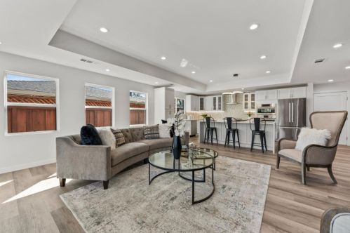 1797 Rosswood Dr, San Jose CA  95124-5224 exterior