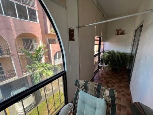 460 23rd St, Hialeah FL  33013-1443 exterior