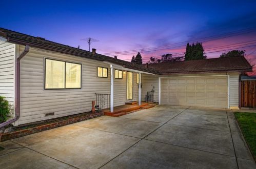 9406 Acapulco Way, Elk Grove CA  95624-1902 exterior