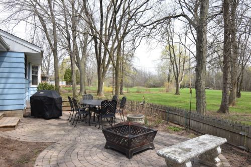 9616 Greenview Ln, Thiensville WI  exterior