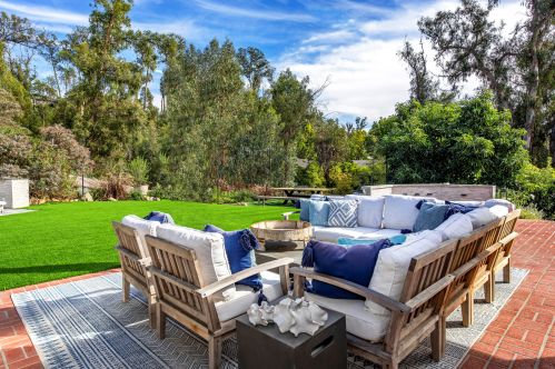 871 Deerpath Rd, Santa Barbara CA  93108-1800 exterior