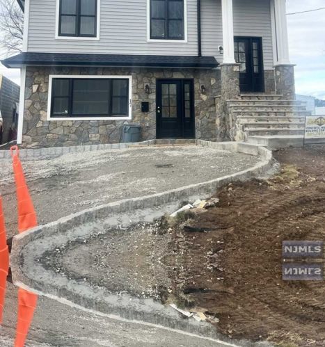 17 Martha Ave, Elmwood Park, NJ 07407-1013
