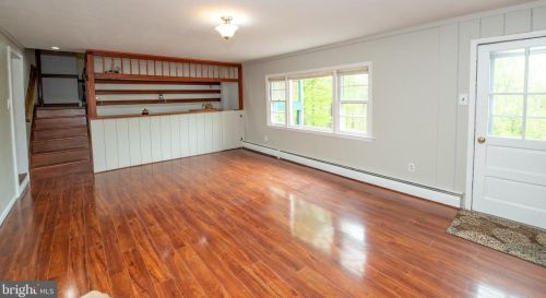 173 Marmic Dr, Southampton PA 18966-1724 exterior