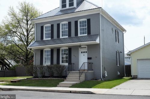 655 Baer Ave, Hanover PA  17331-2706 exterior